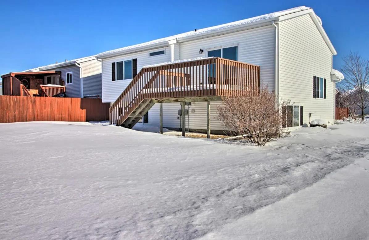 Welcoming West Fargo Retreat W Backyard Exterior foto